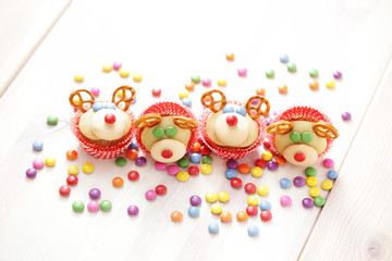 Fototapeta na wymiar reindeer cupcakes