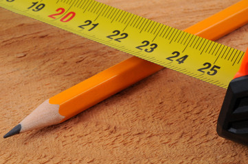 Crayon papier et mesure