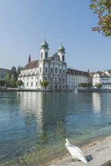 Deurstickers Luzern, Jesuitenkirche in der Altstadt, Reuss, Schweiz © bill_17