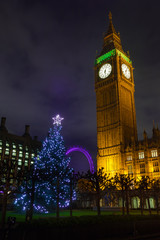 Fototapeta na wymiar Big Ben na noc Bożego Narodzenia