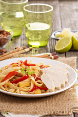 Udon noodles with vegetables and chicken
