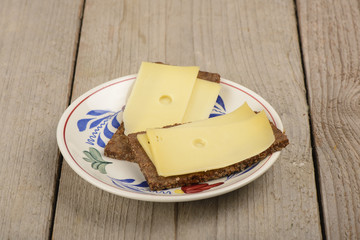 rye bread with cheese