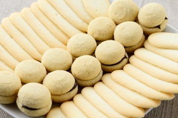 Pasticceria secca su piatto