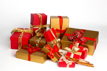 Many present boxes in gold and red
