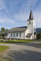 Fototapeta na wymiar Biały Kościół drewniany