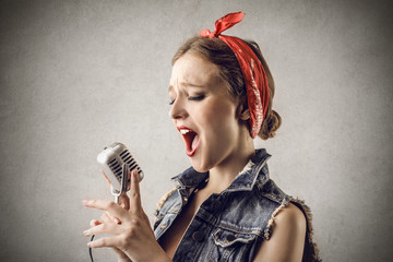 Singing Pinup