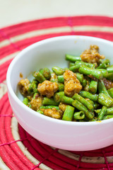 Fried yardlong bean wih thai chilli paste and mince pork