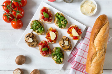 Bruschetta mit Bohnen und Rucola, Pilze, Ziegenkäse