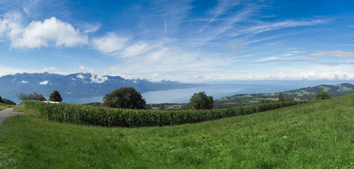 Obraz premium paysage montagneux autour du lac Léman
