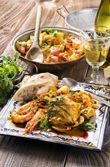 Cataplana mit Fisch und Meeresfrüchten