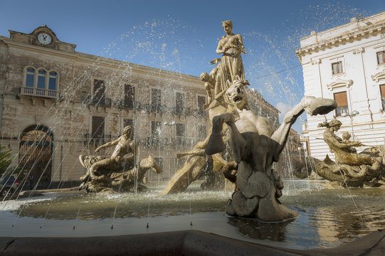 fontana di piazza archimede siracusa