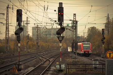 Obraz premium Mobile photography tone red train on railway track