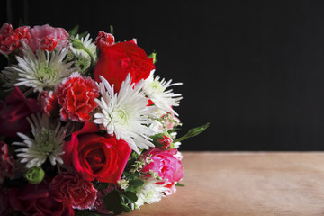 beautiful bouquet of pink rose flowers, on table