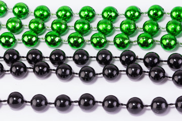 detalle bolas negras y verdes