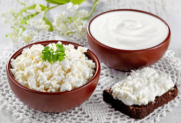 Cottage cheese and sour cream