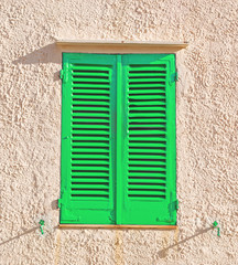 Fototapeta na wymiar green shutters