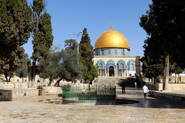 Naklejka premium Dome of the Rock on the Temple Mount in the Old City of Jerusalem.