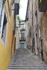 Fototapeta na wymiar Street in the medieval quarter of Girona