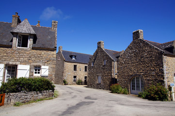 Fototapeta na wymiar Kamienne domy w dzielnicy St Columban Carnac