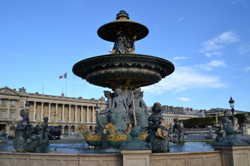 Fototapeta na wymiar Fontanna na Placu Zgody w Paryżu, Francja
