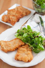 Wiener Schnitzel mit Salat
