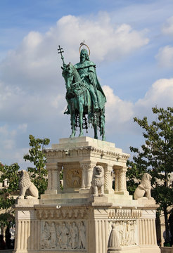 Statue of King Saint Stephen