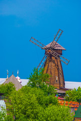 Obraz na płótnie Canvas wind mill in Moscow