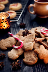 Fototapeta na wymiar Aromatic and fresh gingerbread cookies