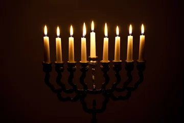 Das Anzünden von Chanukka-Kerzen © Pumba