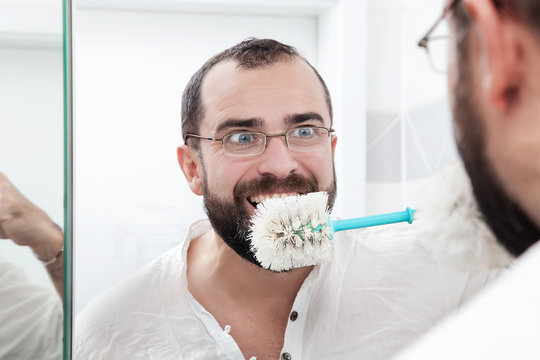 My teeth is strong!
