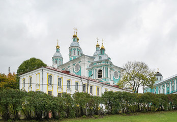 Fototapeta na wymiar Katedra Wniebowzięcia NMP w Smoleńsku, w Rosji