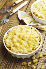 Pasta baked with cheese