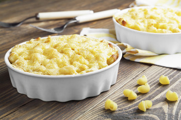 Pasta baked with cheese