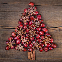 Christmas tree made of cinnamon, anise