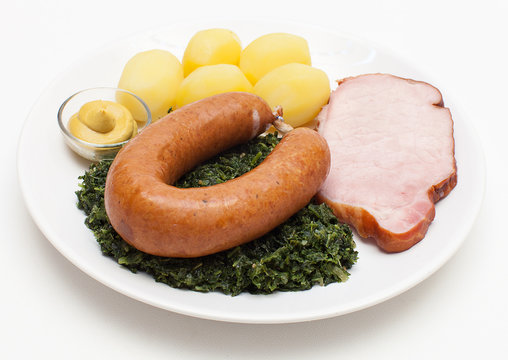 Gr&uuml;nkohl mit Bregenwurst und Kasseler