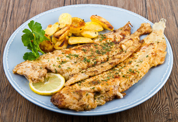 filetti di sogliola impanati con patate