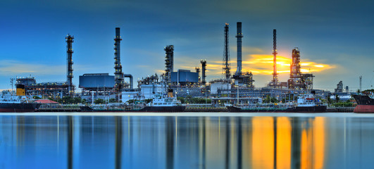 Oil refinery factory
