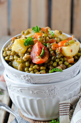 Mung beans stewed with vegetables