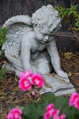Engel auf einem Grab