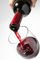 Butelka czerwonego wina - obrazy, fototapety, plakaty