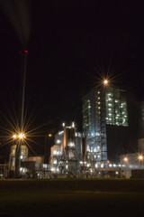 Fototapeta na wymiar Power plant by night