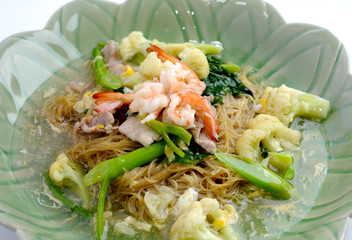 noodles with prawns