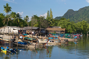 Fototapeta na wymiar Fishing village in Thailand