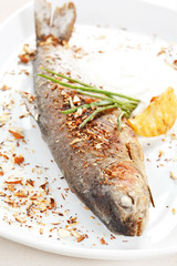 trout fish baked with nuts