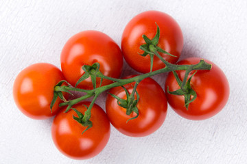 sechs frische tomaten