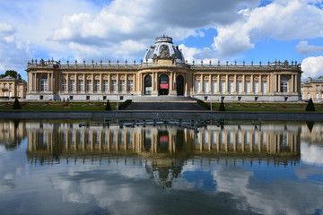 Obraz premium Le musée du Congo et la pièce d'eau