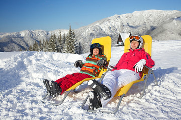 Fototapeta na wymiar Winter, ski, sun and fun.