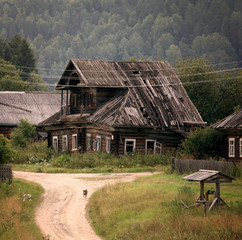 Fototapeta na wymiar wooden house in the Russian village