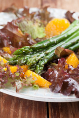 Asparagus salad with oranges and hemp seeds