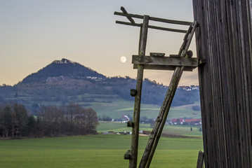 Vollmond über dem Berg